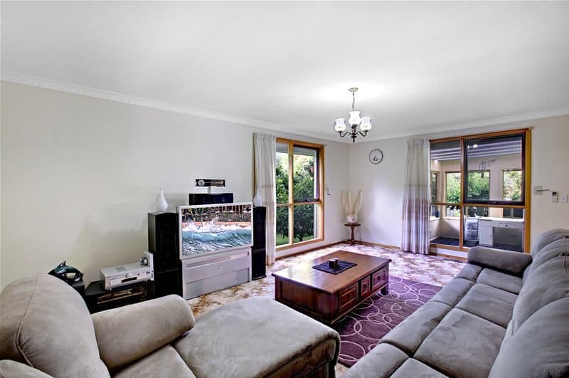 64 Cheadle Crescent, BUNDOORA VIC 3083, Bundoora - Thumbnail 2