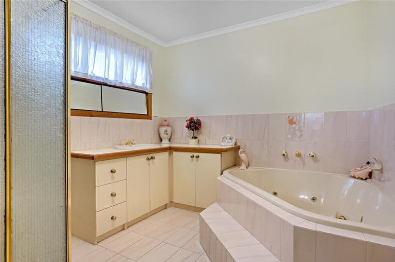 64 Cheadle Crescent, BUNDOORA VIC 3083, Bundoora - Thumbnail 8