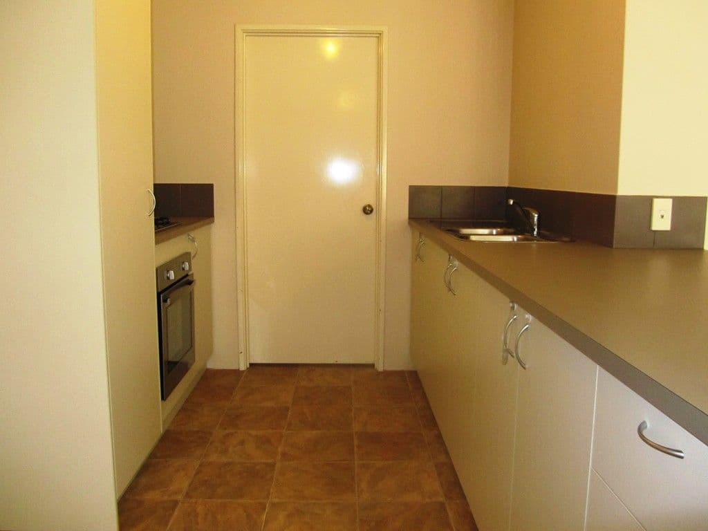 31 Clarinda Avenue, Orelia WA 6167, Orelia - Thumbnail 2