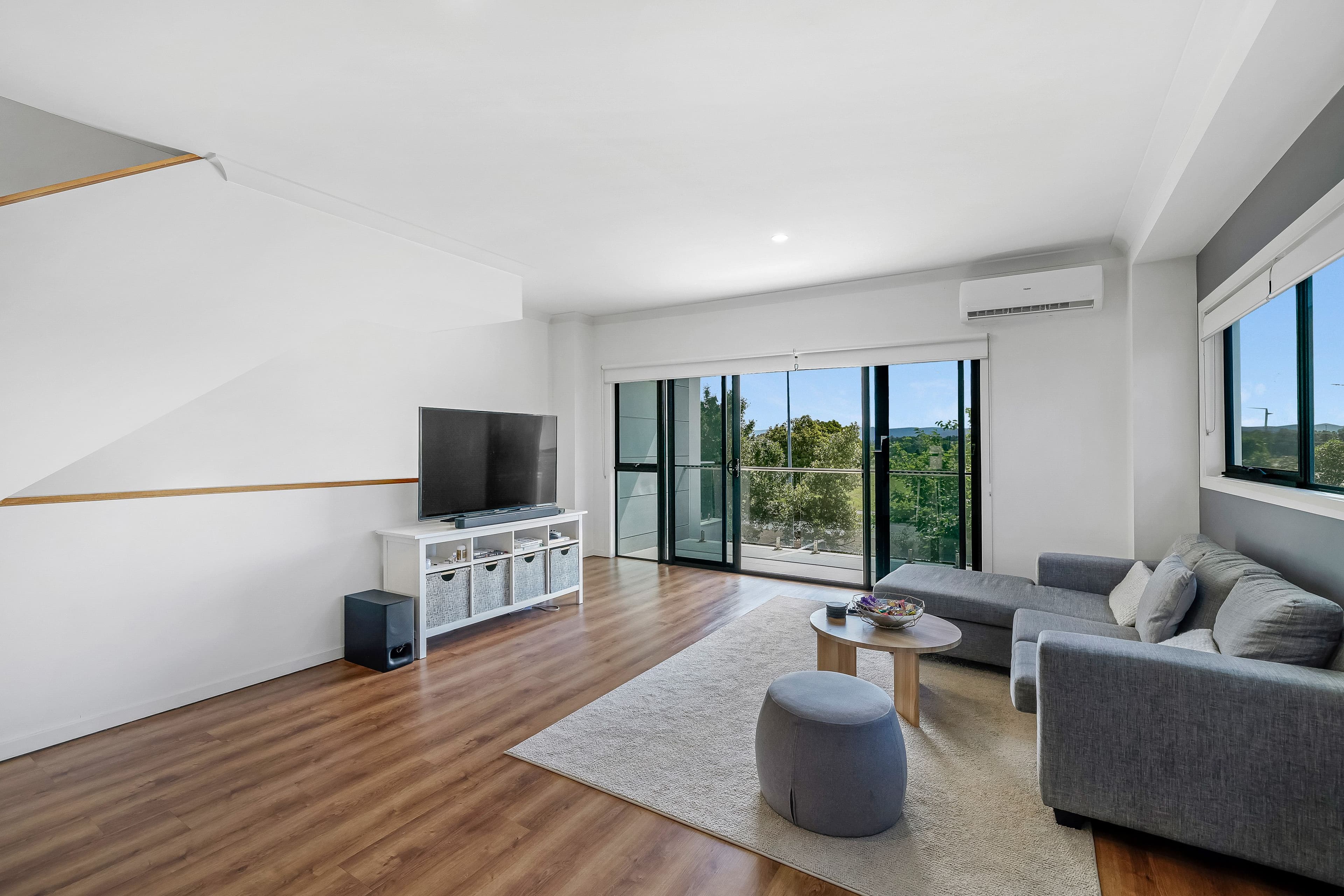 1 Mervyn Thomas Drive, Hope Island QLD 4212, Hope Island - Image 1
