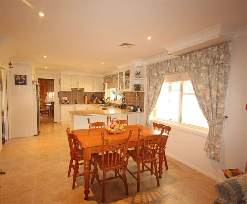 61 Bowman Avenue, CAMDEN SOUTH NSW 2570, Camden South - Thumbnail 2