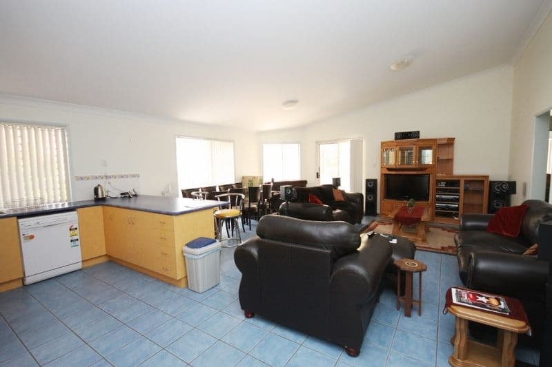 4 Michael Drive, BILOELA QLD 4715, Biloela - Thumbnail 2