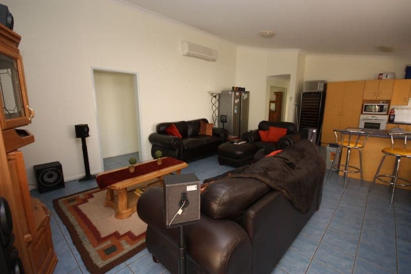 4 Michael Drive, BILOELA QLD 4715, Biloela - Thumbnail 4