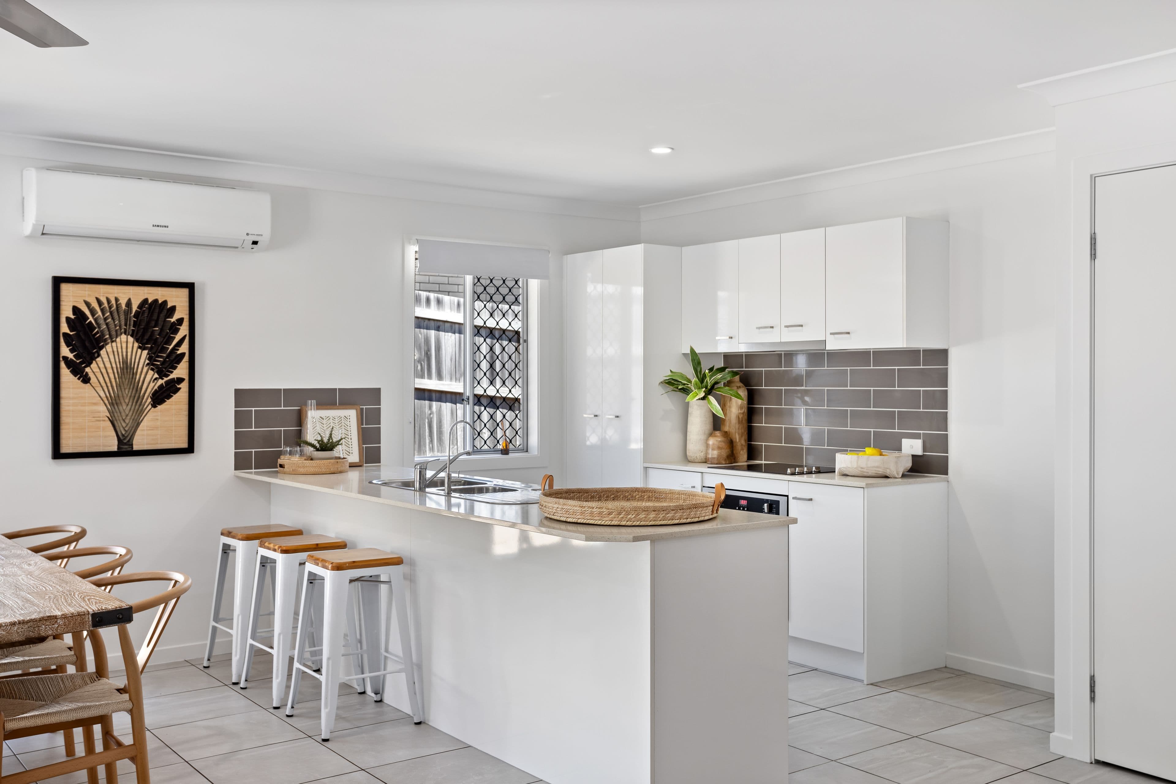 13 Sturt Street, Oxenford QLD 4210, Oxenford - Thumbnail 2