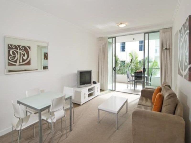 33 T E Peters Drive, BROADBEACH WATERS QLD 4218, Broadbeach Waters - Image 1
