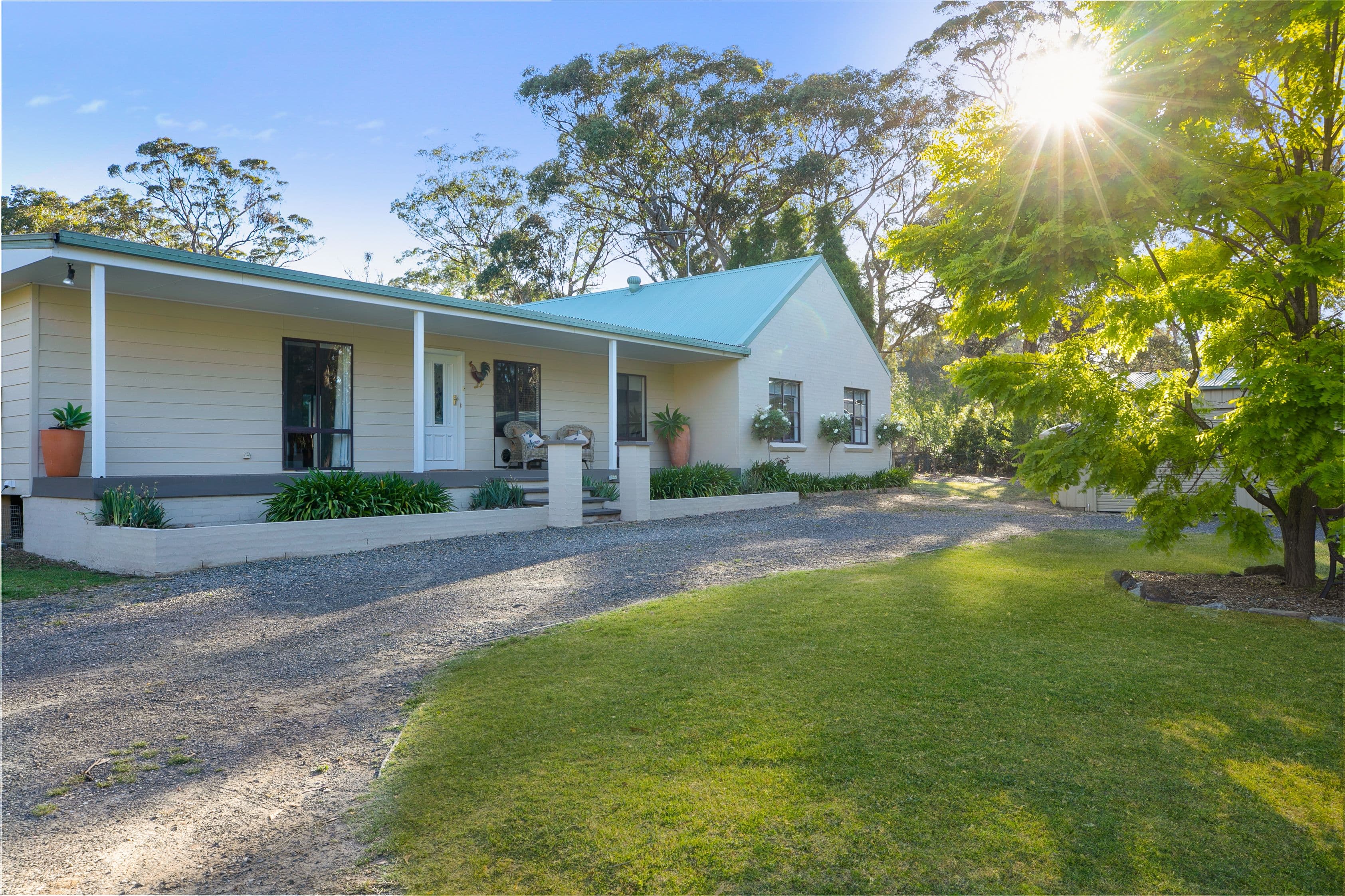 11 Elizabeth Way, Hill Top - Thumbnail 2