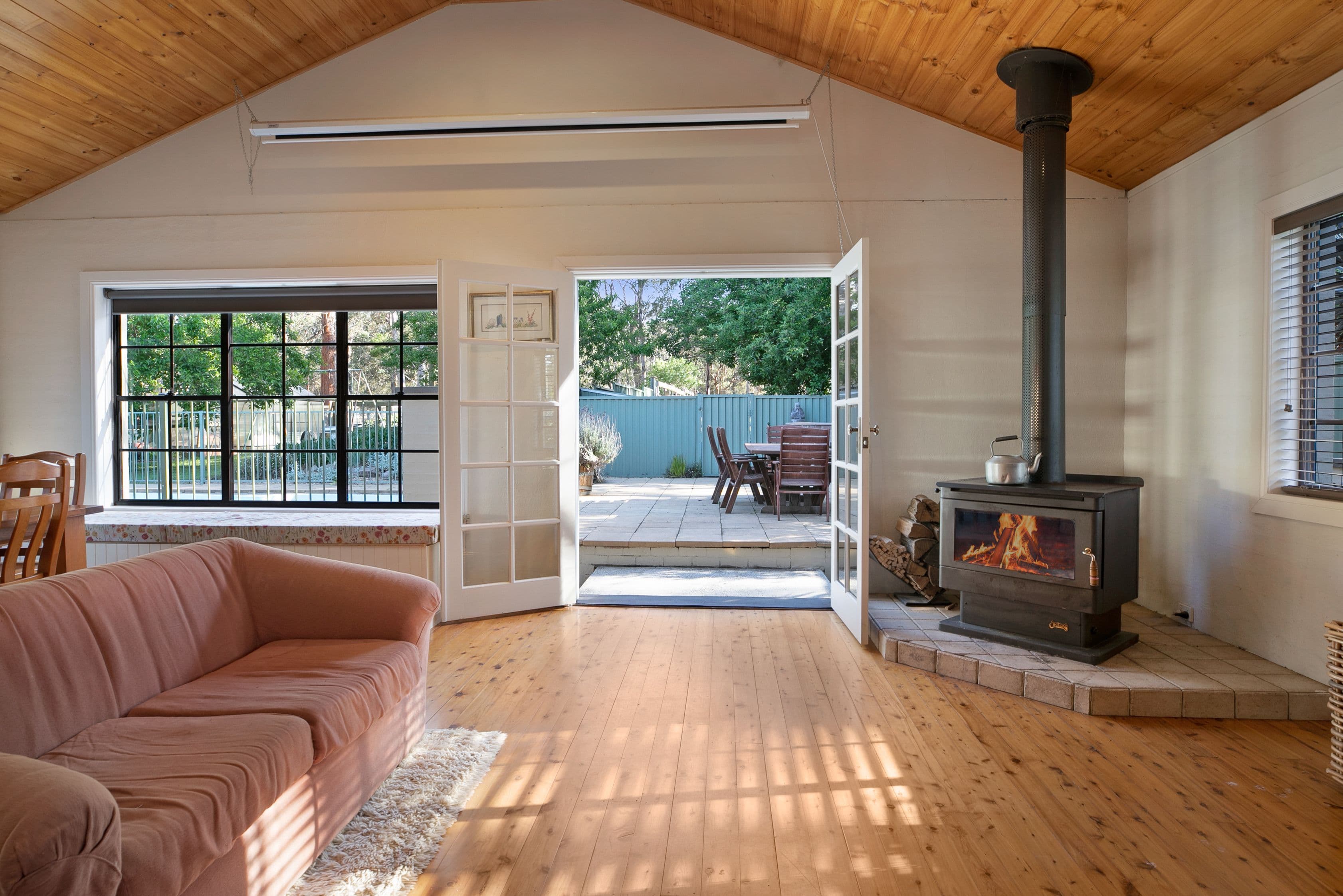 11 Elizabeth Way, Hill Top - Thumbnail 5