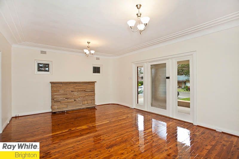 7 Hinkler  Avenue, CARINGBAH NSW 2229, Caringbah - Thumbnail 2