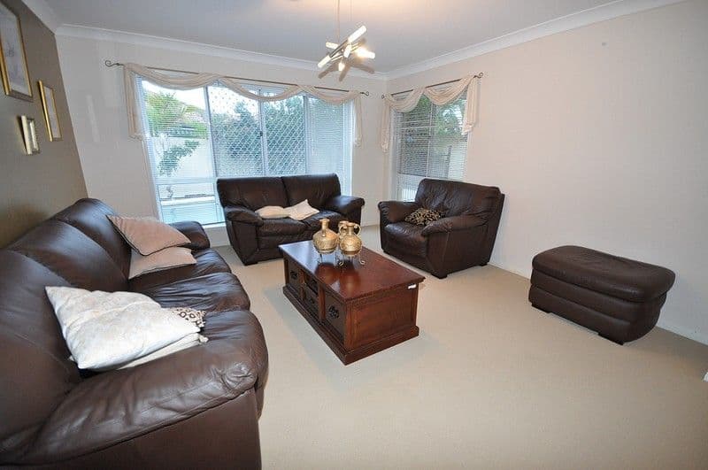 18 Maltravers Drive, ARUNDEL QLD 4214, Arundel - Thumbnail 3