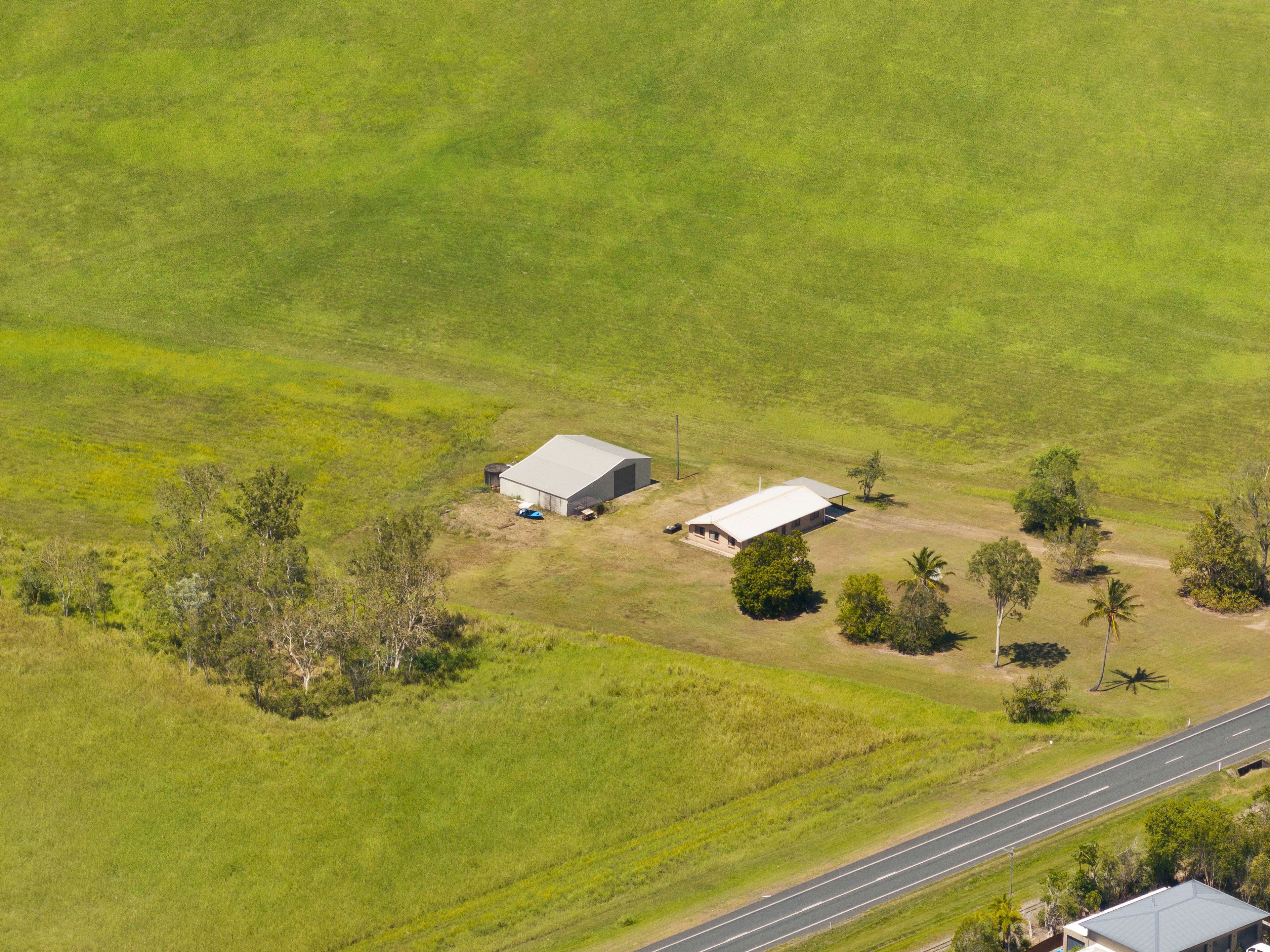 410 Shute Harbour Road, Mount Julian QLD 4800, Mount Julian - Thumbnail 2