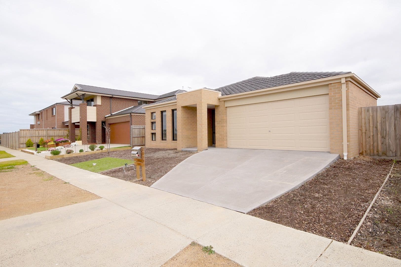 54 Canegrass Drive, Point Cook VIC 3030, Point Cook - Thumbnail 2
