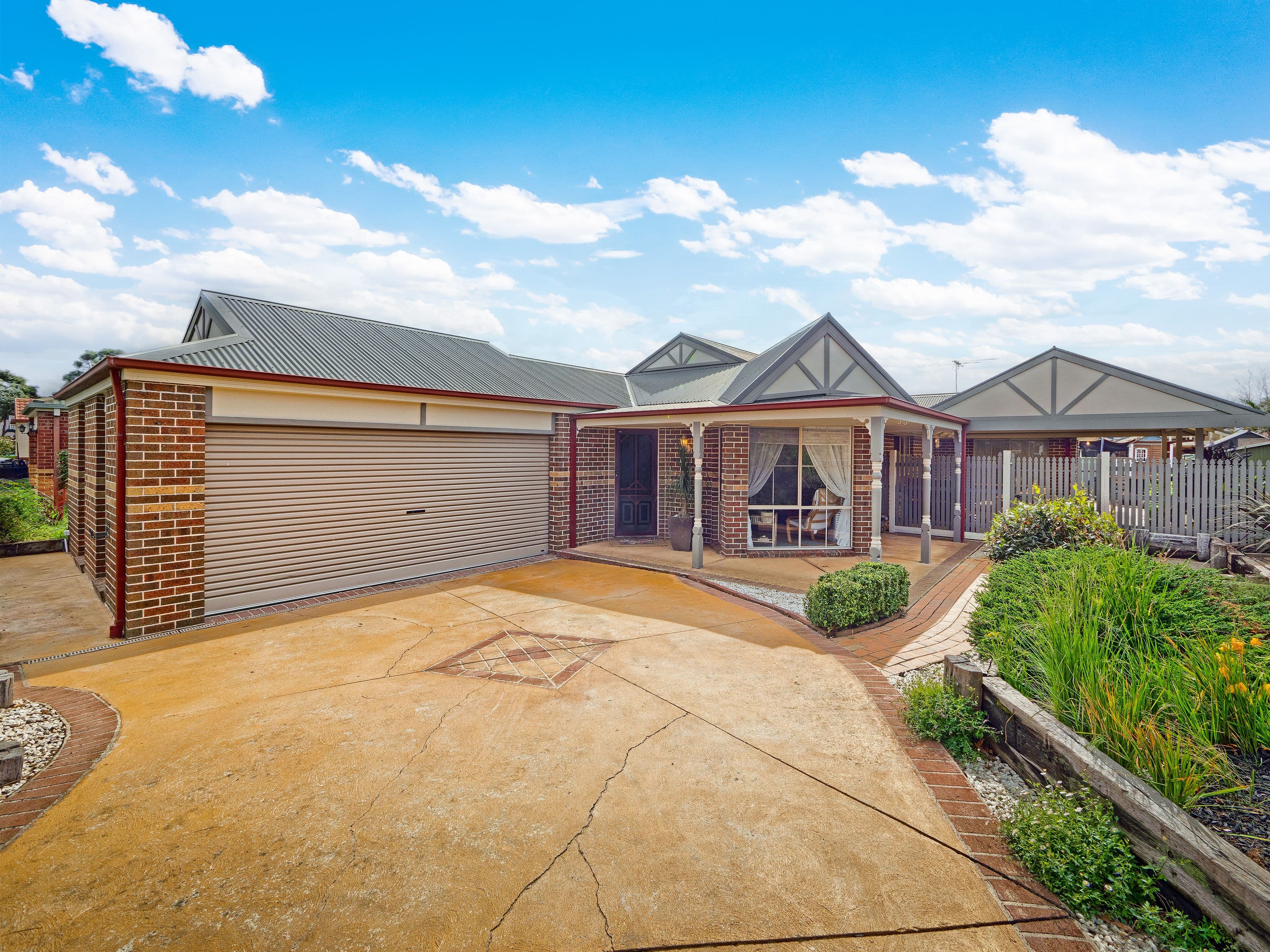 12 Oak Post Place, Cranbourne East VIC 3977, Cranbourne East - Image 1