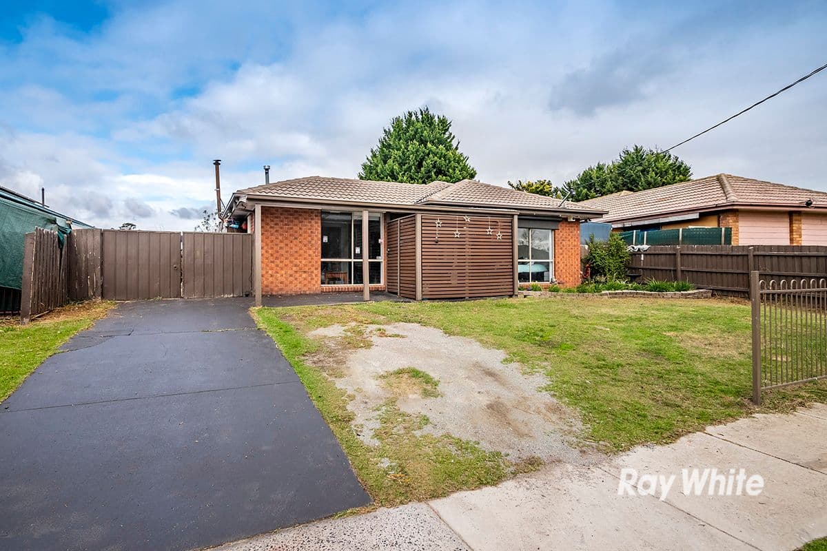 12 Navarre Drive, Cranbourne West VIC 3977, Cranbourne West - Thumbnail 2