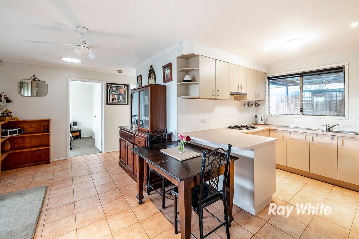 12 Navarre Drive, Cranbourne West VIC 3977, Cranbourne West - Thumbnail 4