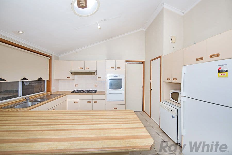 12 Iluka Avenue, San Remo - Thumbnail 4