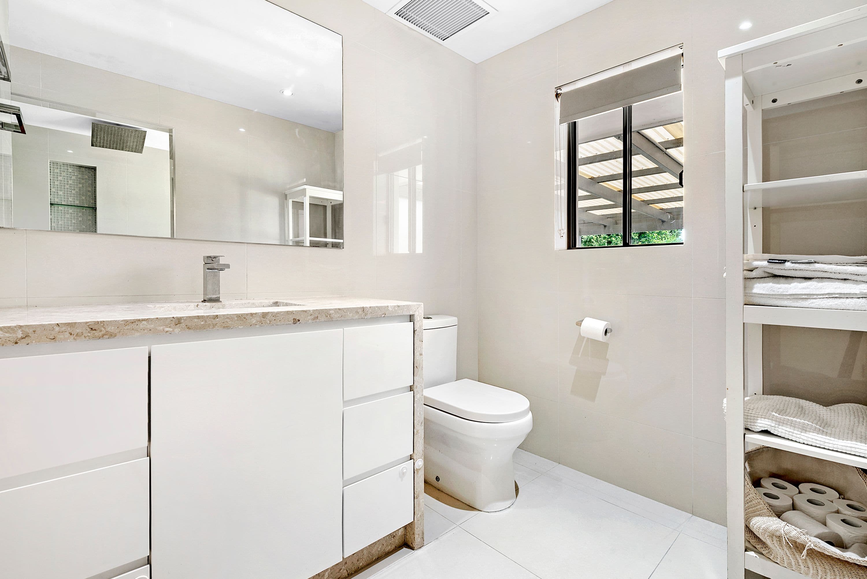 35 Rumrunner Street, Mermaid Waters QLD 4218, Mermaid Waters - Thumbnail 5