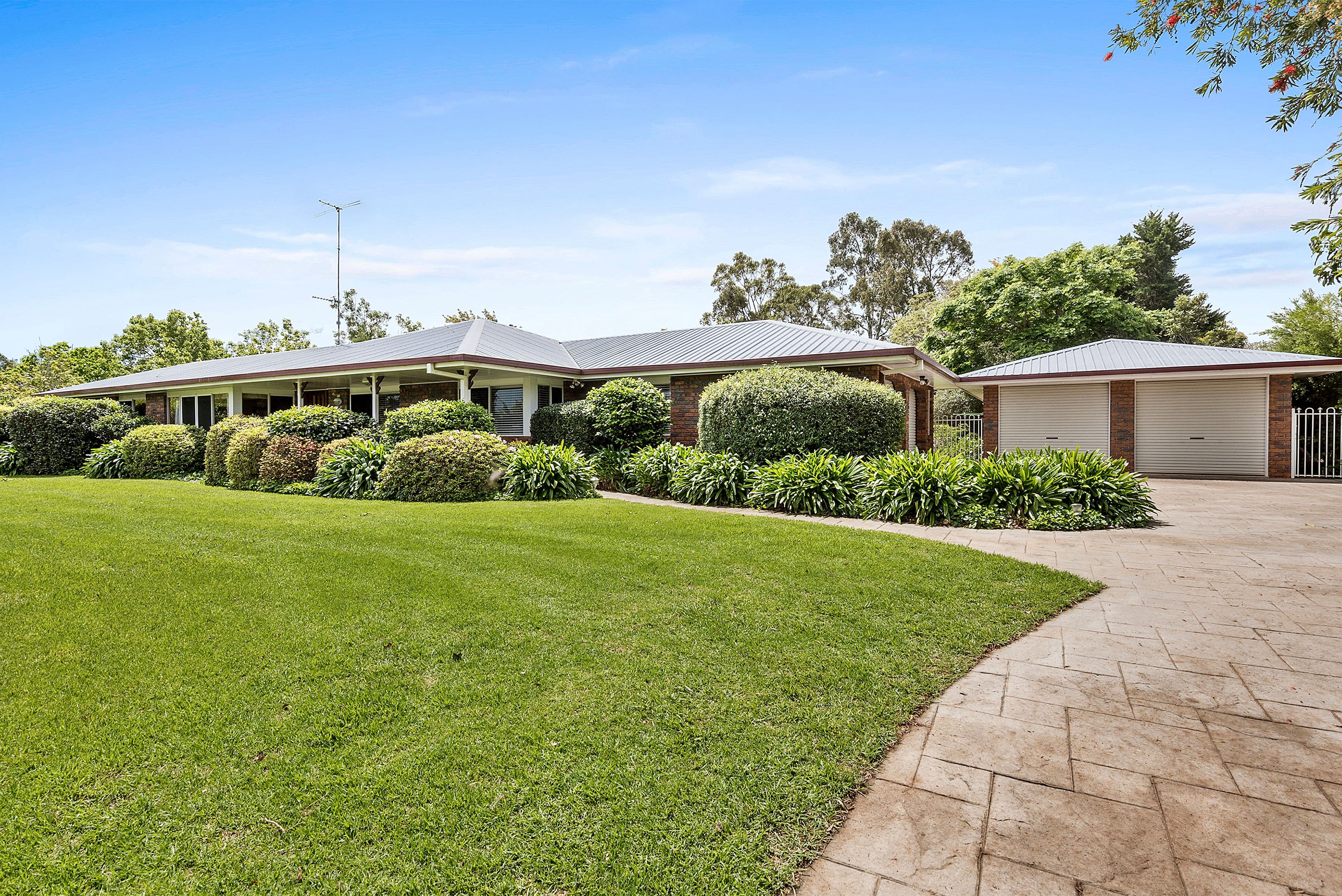 15 Coral Sea Drive, MIDDLE RIDGE QLD 4350, Middle Ridge - Thumbnail 2