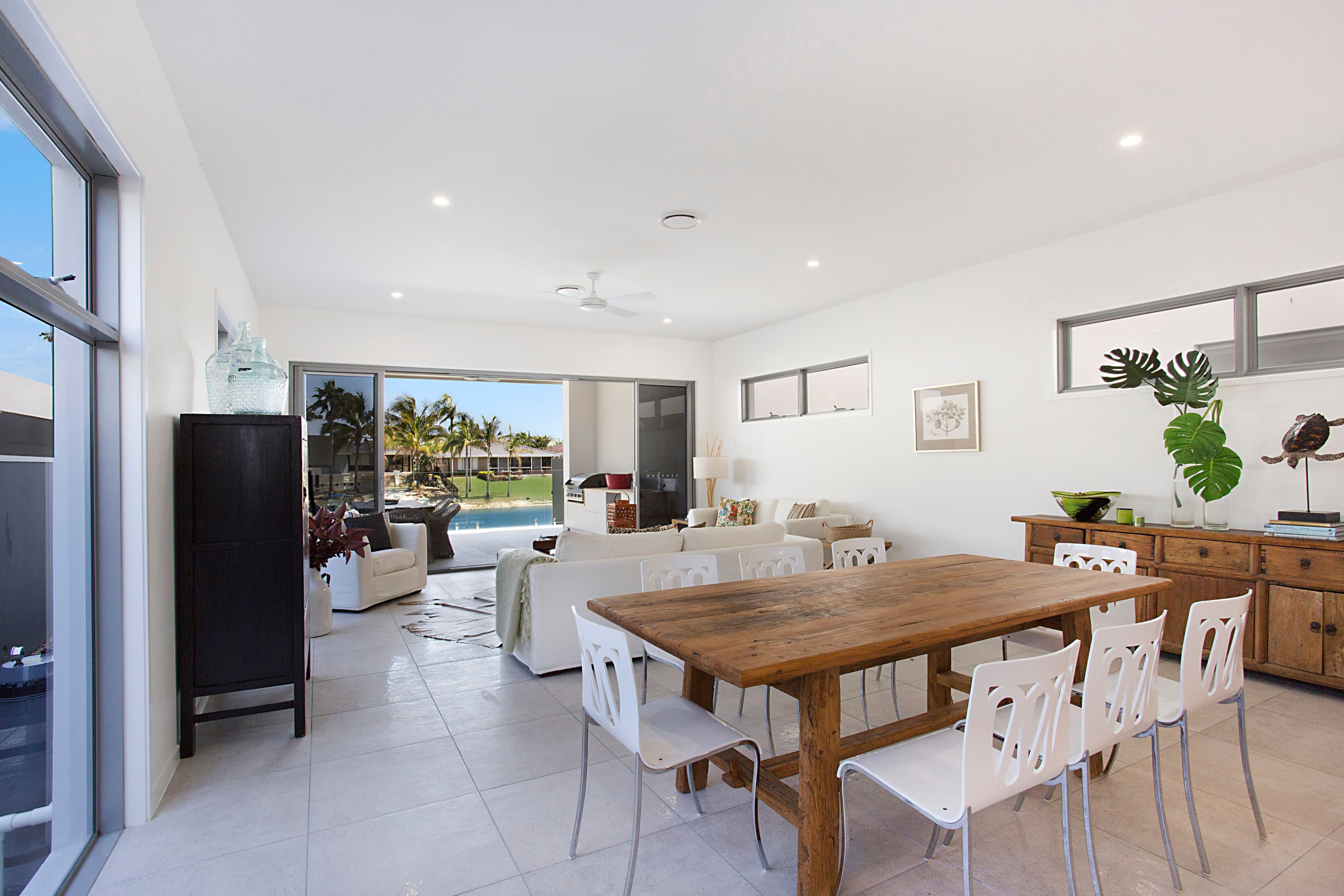 16A Sheridan Park Avenue, Broadbeach Waters QLD 4218, Broadbeach Waters - Thumbnail 2