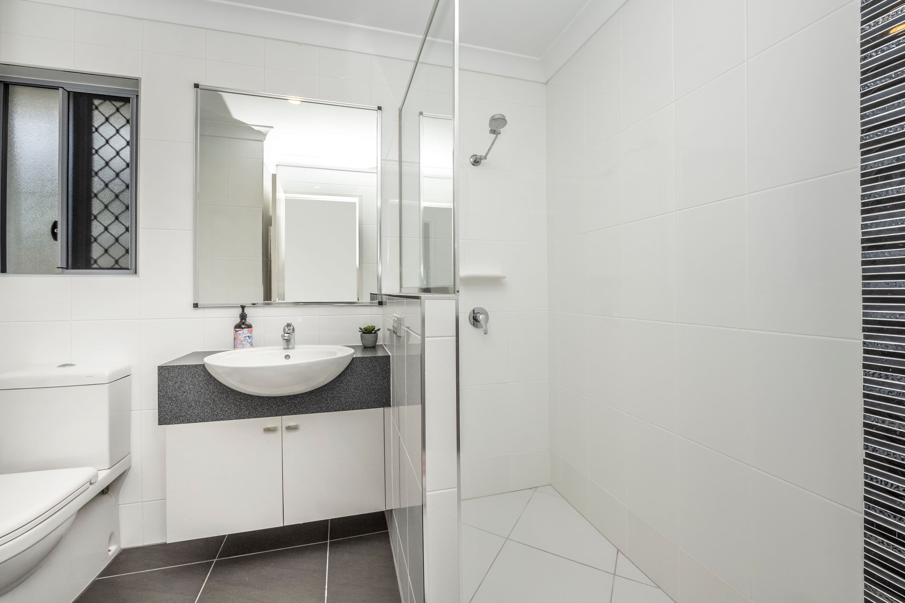 9 Dahlia Street, Burdell QLD 4818, Burdell - Thumbnail 8