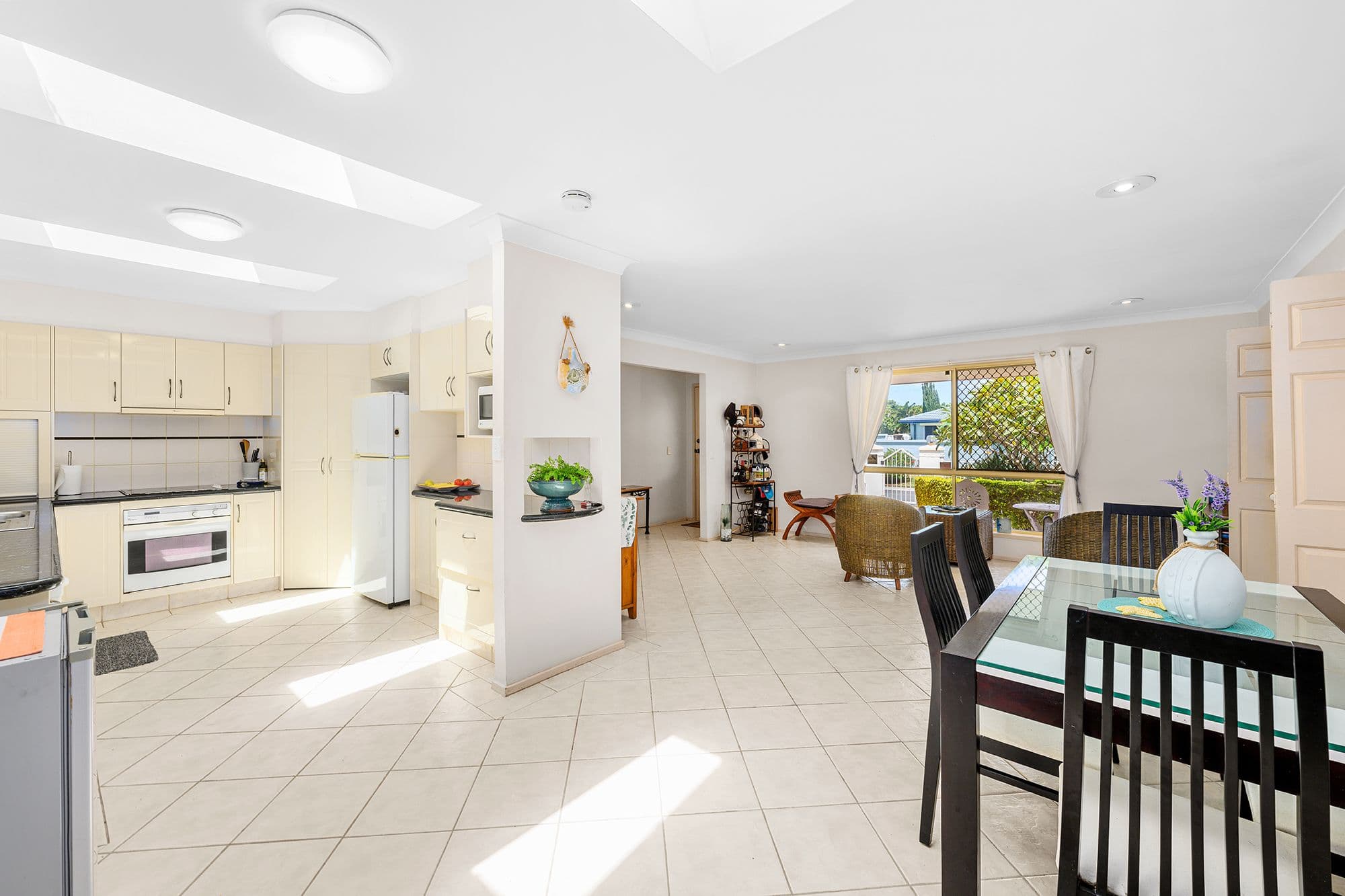 1 Mayra Court, Mermaid Waters QLD 4218, Mermaid Waters - Thumbnail 7