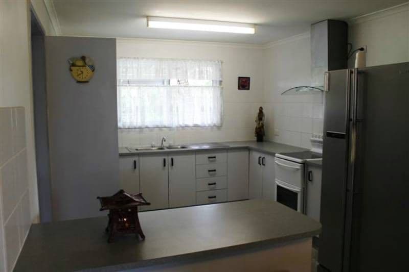 6 Ward Close, SOUTH GLADSTONE QLD 4680, South Gladstone - Thumbnail 3