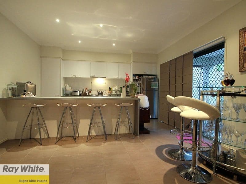 24 Coneybeer Street, EIGHT MILE PLAINS QLD 4113, Eight Mile Plains - Thumbnail 3