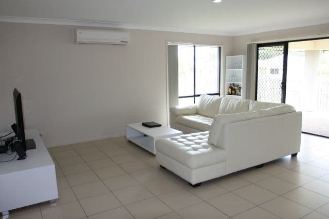 56 Summerlea Crescent, ORMEAU QLD 4208, Ormeau - Thumbnail 4