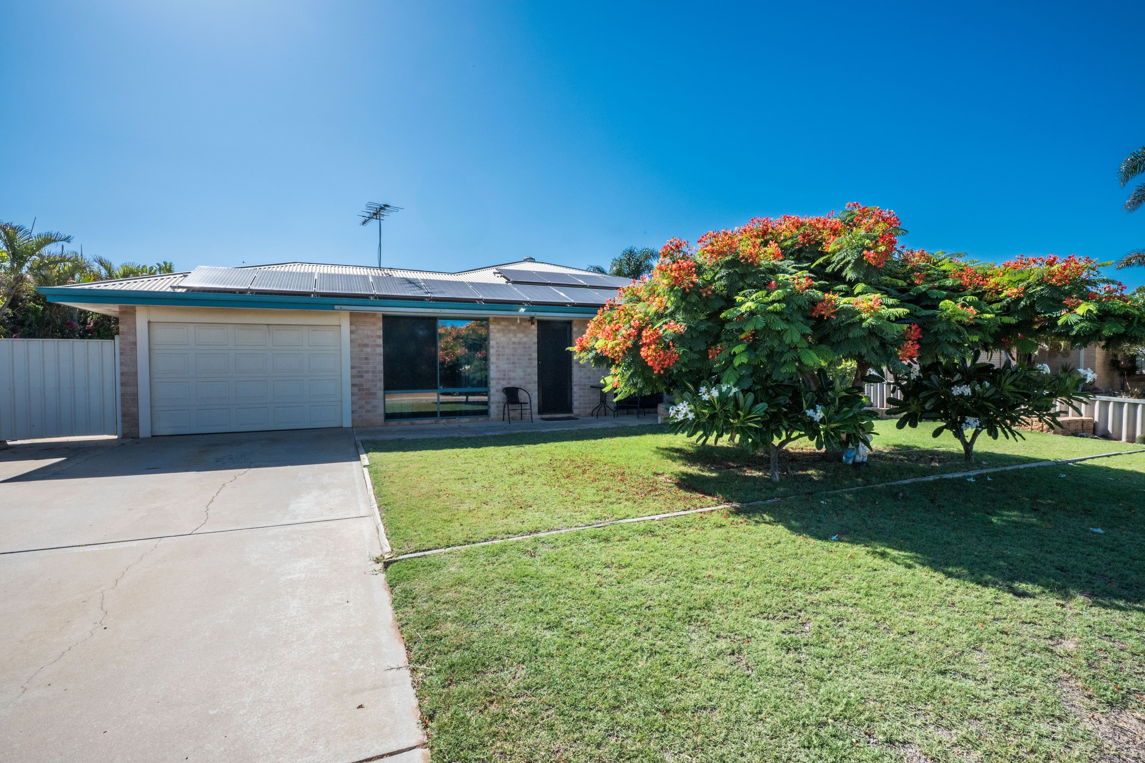 12 Half Moon Drive, Waggrakine WA 6530, Waggrakine - Image 1