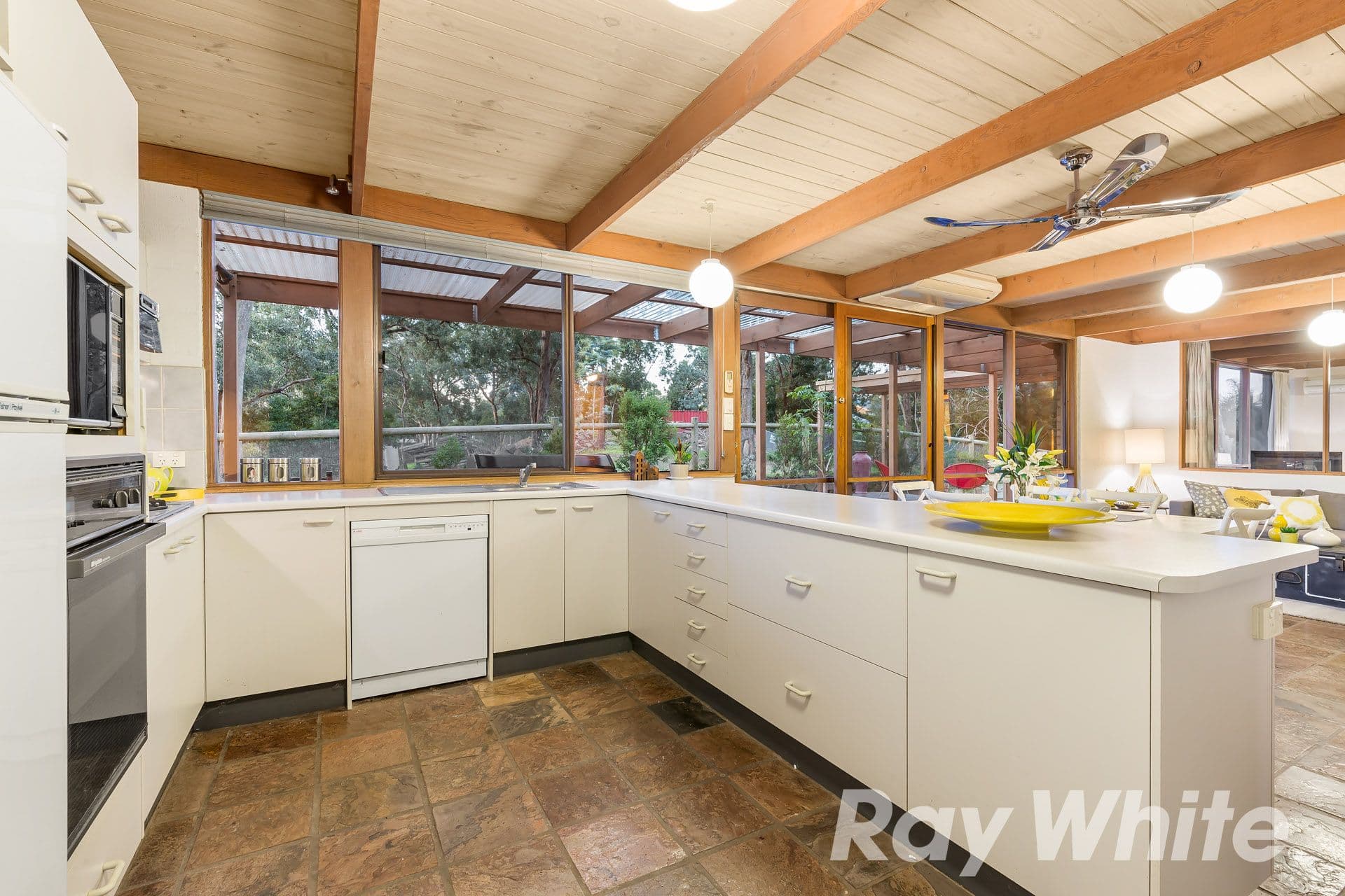 64 Warringah Crescent, Eltham North VIC 3095, Eltham North - Thumbnail 4