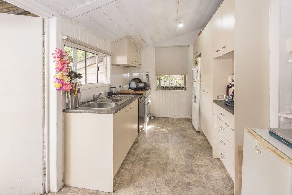 8 Hipwood Street, Spring Hill QLD 4000, Spring Hill - Thumbnail 3