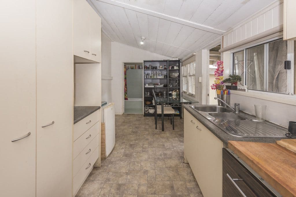 8 Hipwood Street, Spring Hill QLD 4000, Spring Hill - Thumbnail 4