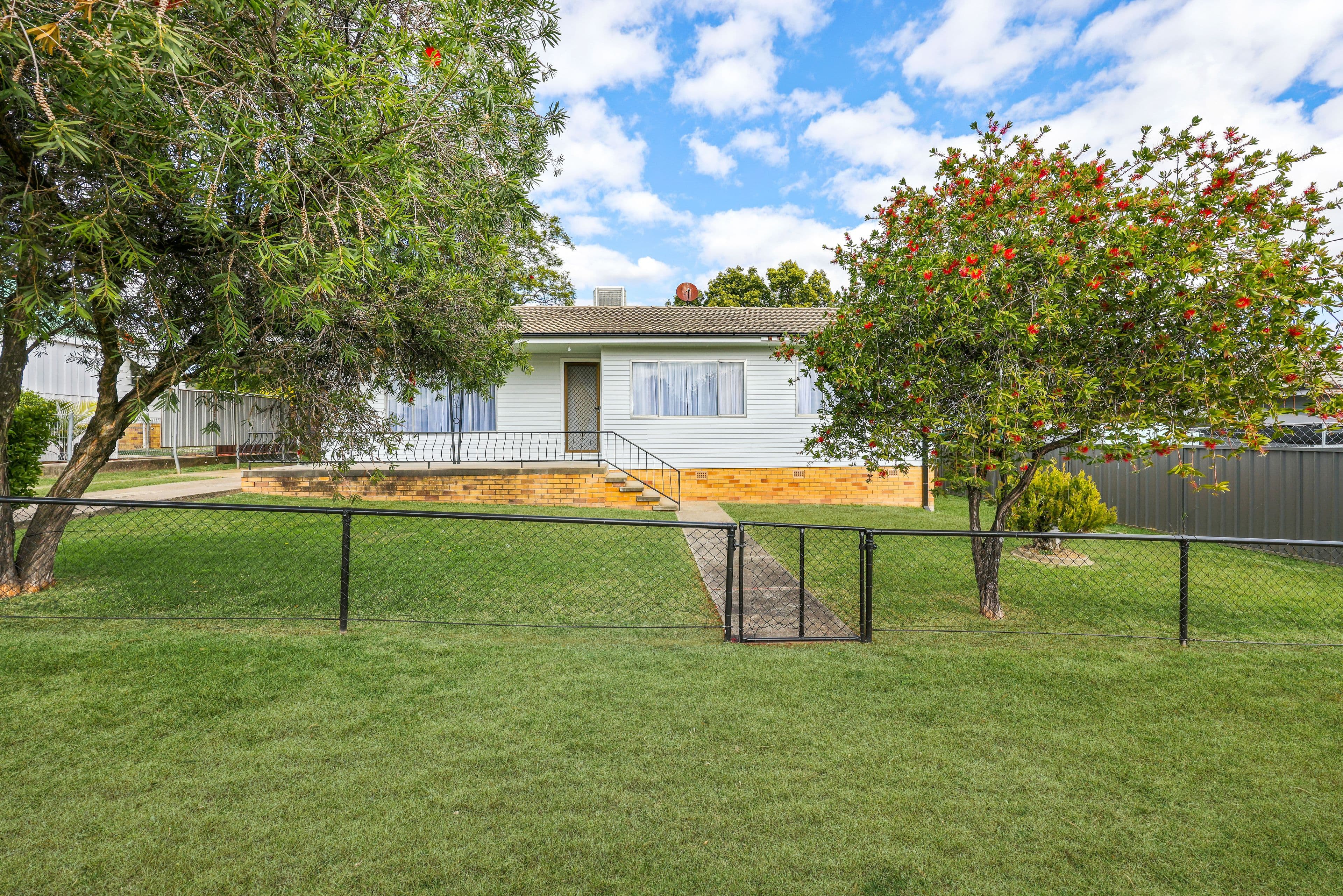 117 Robert Street, Tamworth NSW 2340, South Tamworth - Image 1