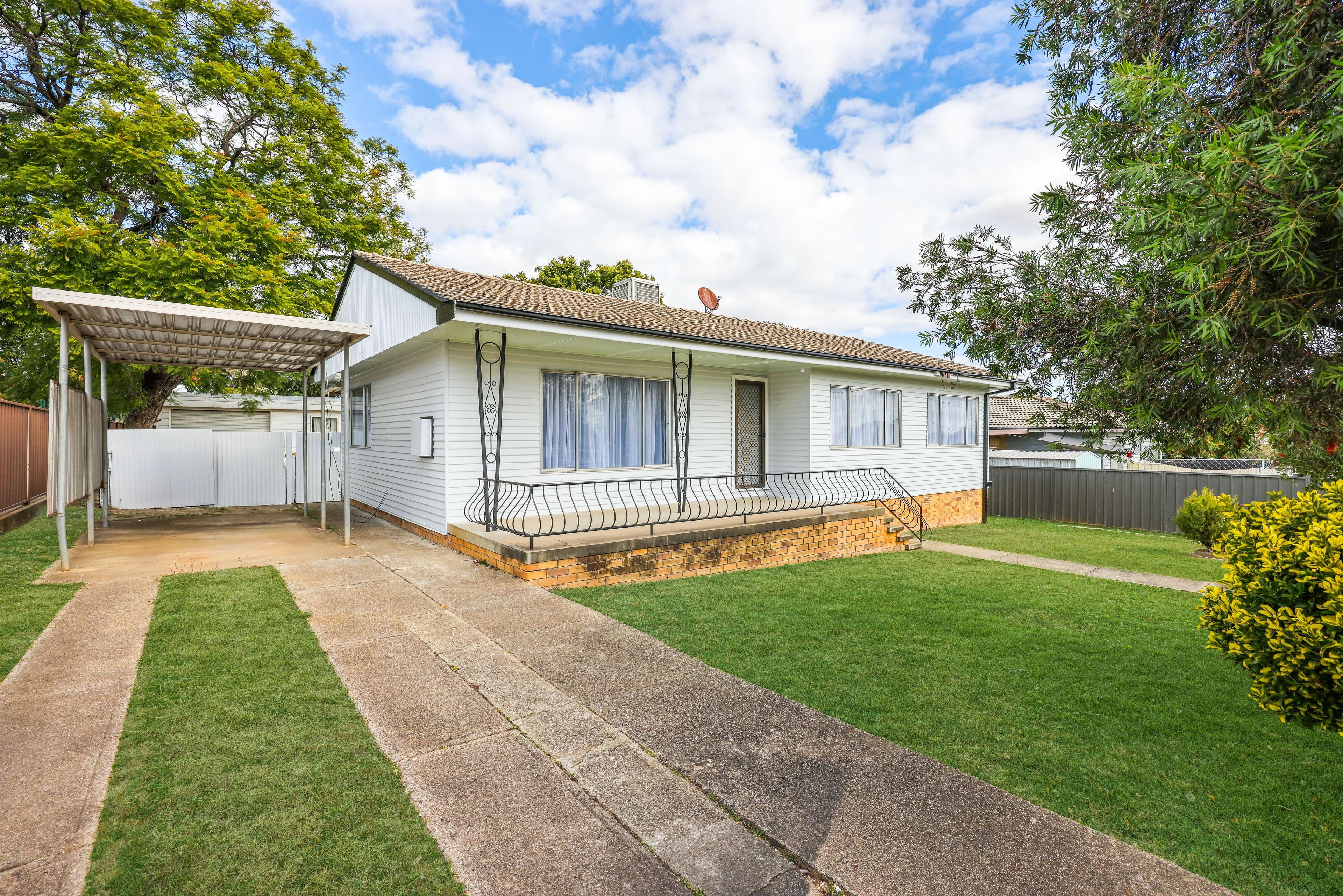 117 Robert Street, Tamworth NSW 2340, South Tamworth - Thumbnail 2