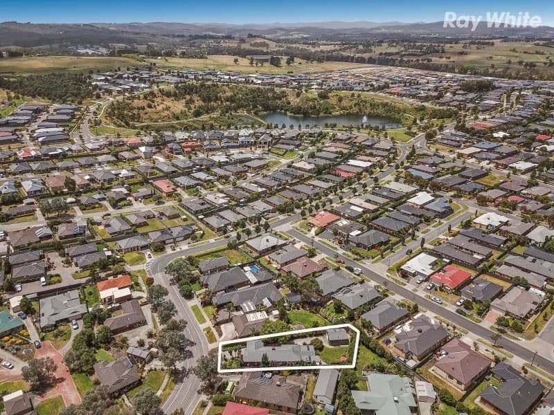 74 Leigh Drive, Pakenham VIC 3810, Pakenham - Thumbnail 2