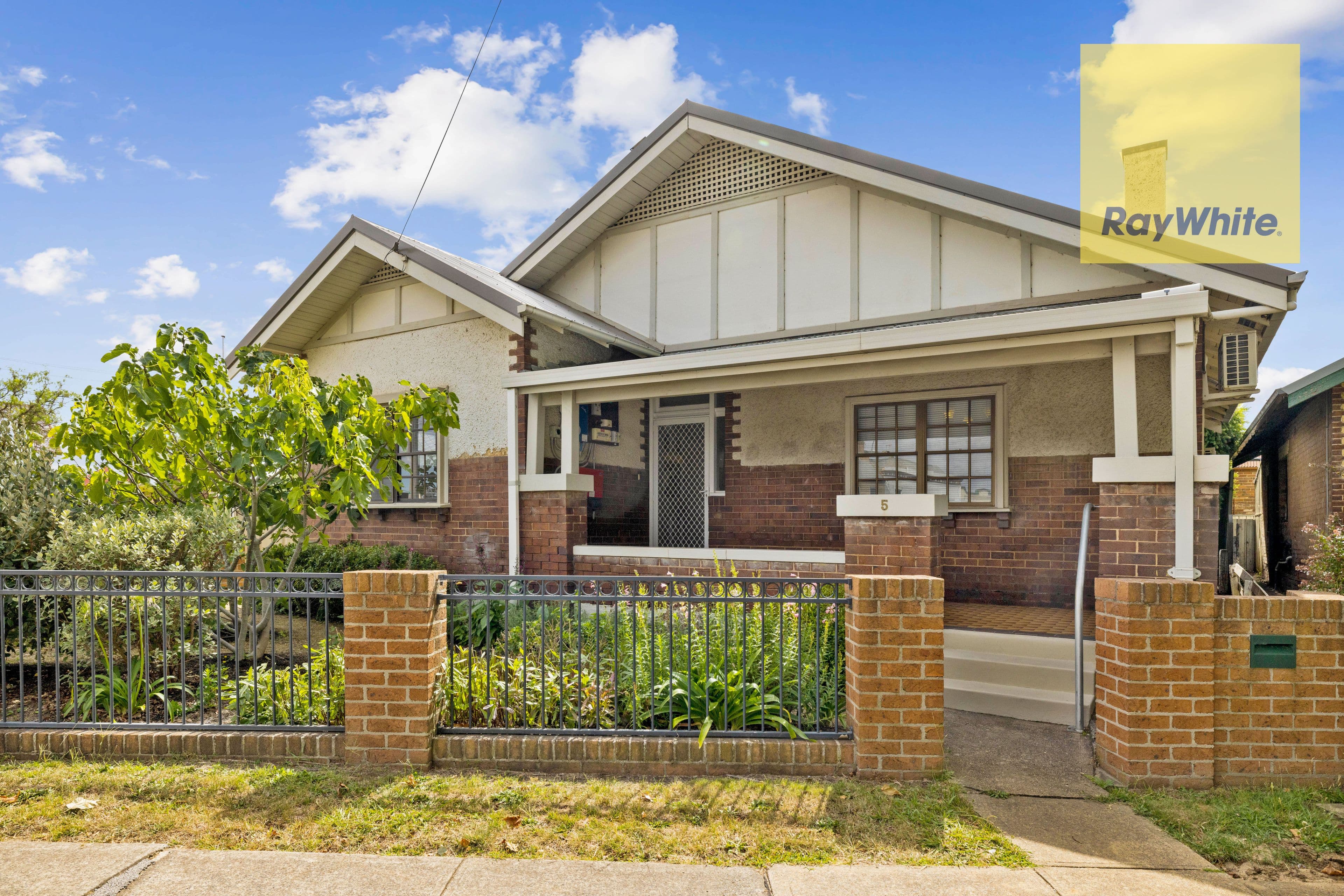 5 Bradley Street, Goulburn NSW 2580, Goulburn - Image 1