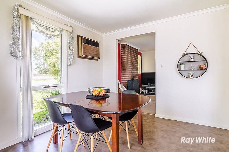 11 Thompsons Road, Cranbourne North VIC 3977, Cranbourne North - Thumbnail 5