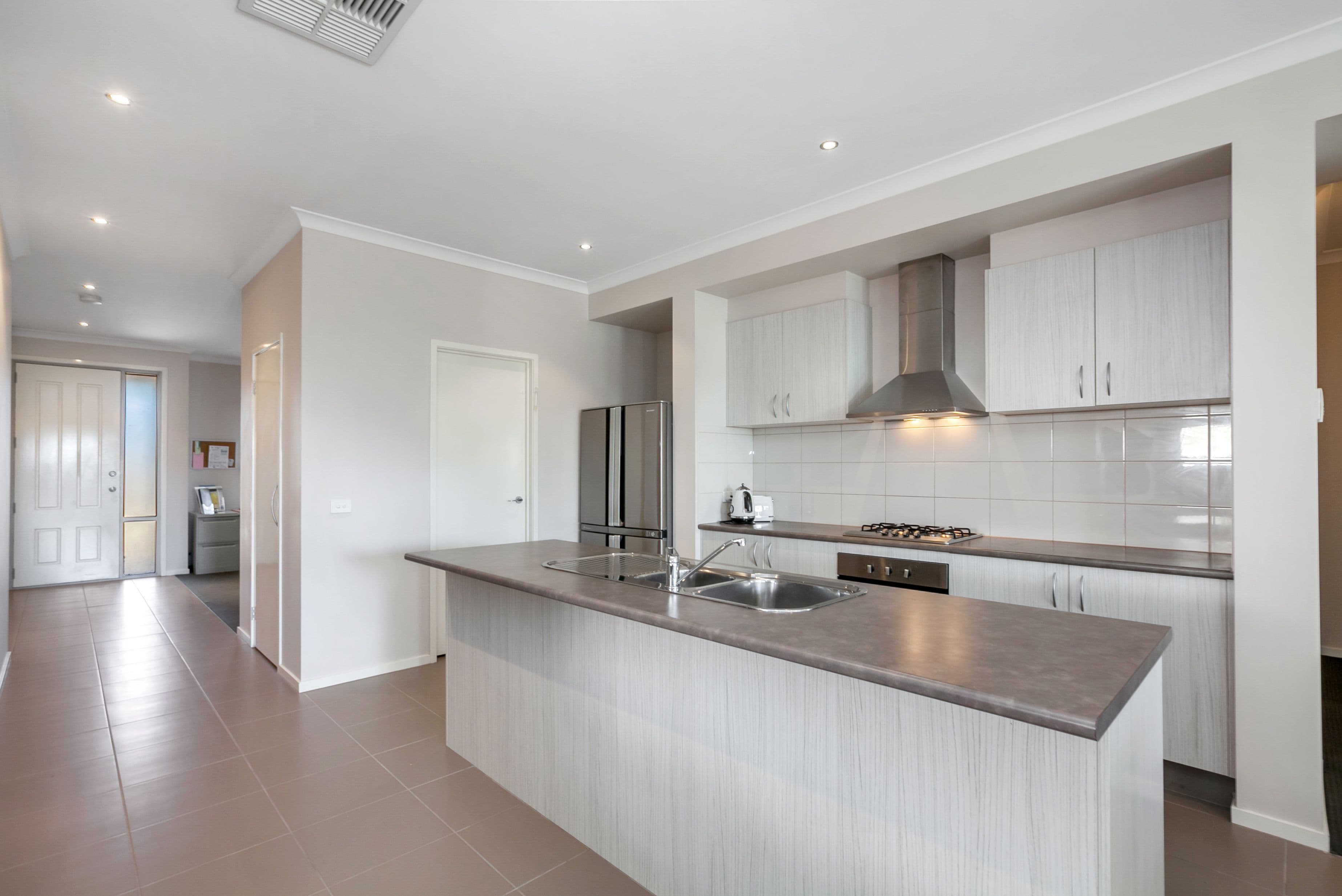 12 Radman Street, Epping VIC 3076, Epping - Thumbnail 2