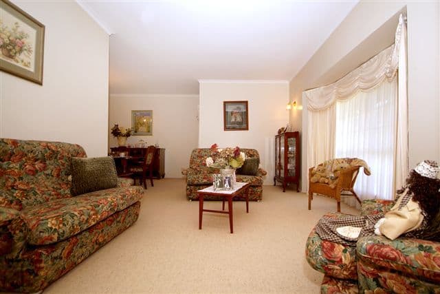 2  Radiata Court, DARLING HEIGHTS QLD 4350, Darling Heights - Thumbnail 4