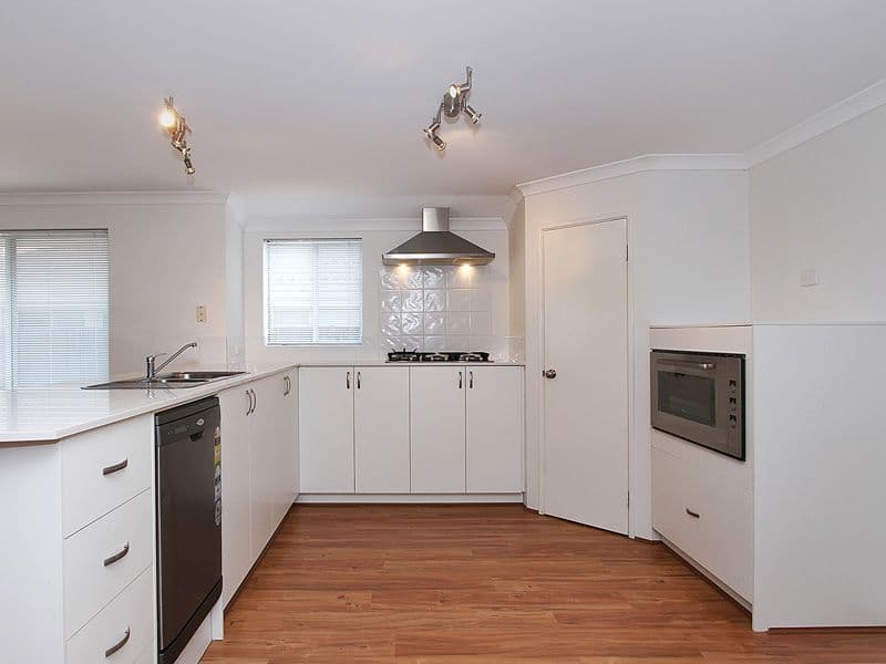 30 Ghost Gum Boulevard, BANKSIA GROVE WA 6031, Banksia Grove - Thumbnail 3