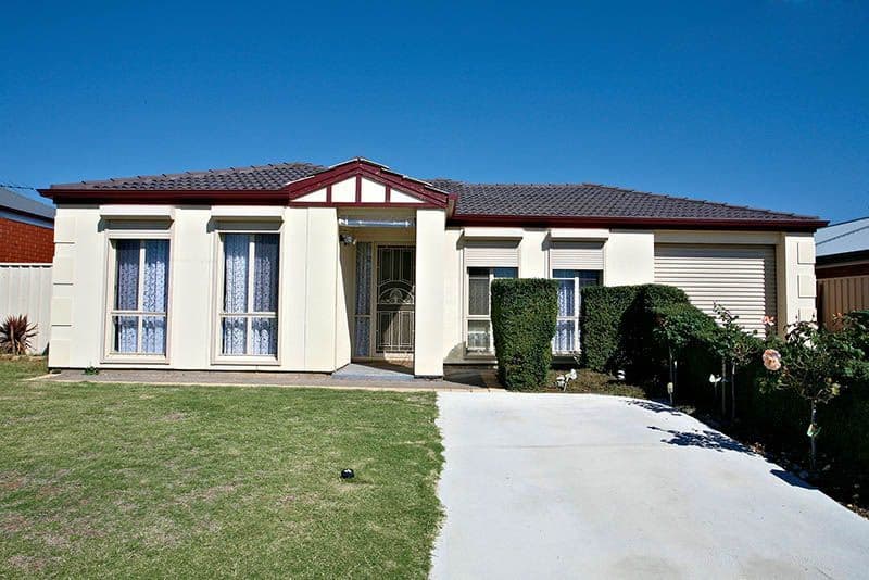 17 Chamberlain Drive, CHRISTIE DOWNS SA 5164, Christie Downs - Image 1