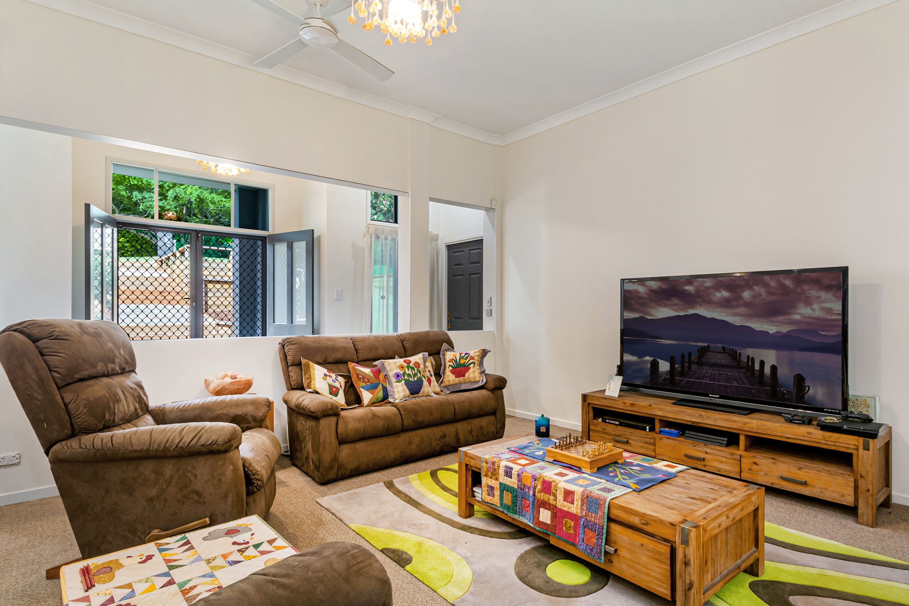 11 Jacaranda Close, Glass House Mountains QLD 4518, Glass House Mountains - Thumbnail 3