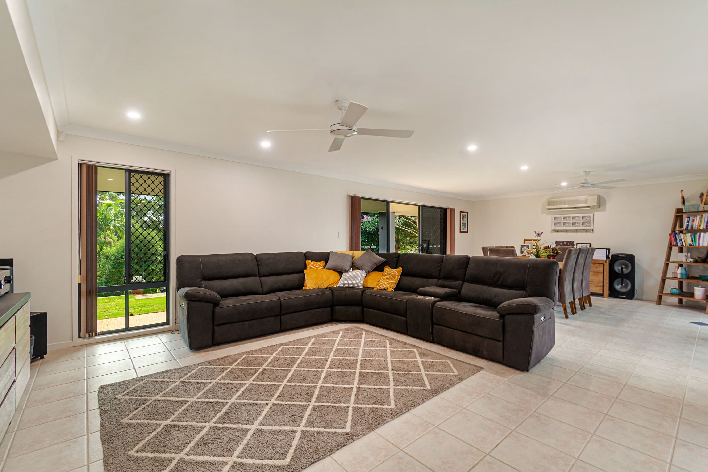 11 Jacaranda Close, Glass House Mountains QLD 4518, Glass House Mountains - Thumbnail 4