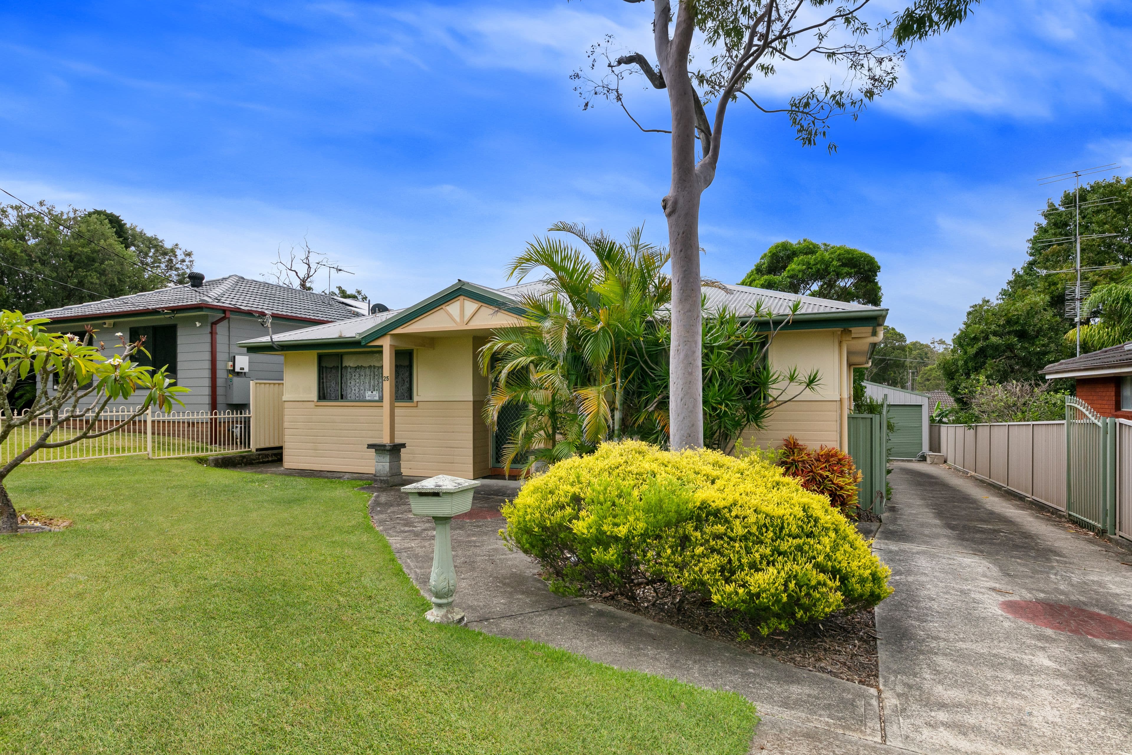 16 Bauer Circle, Banksia Grove, Charmhaven - Image 1