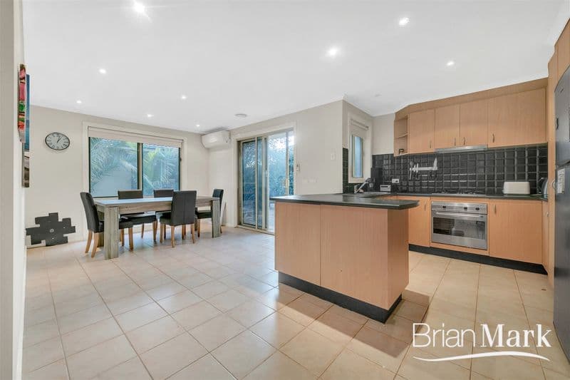 1/10 Strang Street, Hoppers Crossing - Thumbnail 2