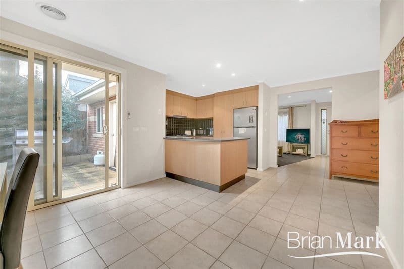 1/10 Strang Street, Hoppers Crossing - Thumbnail 3