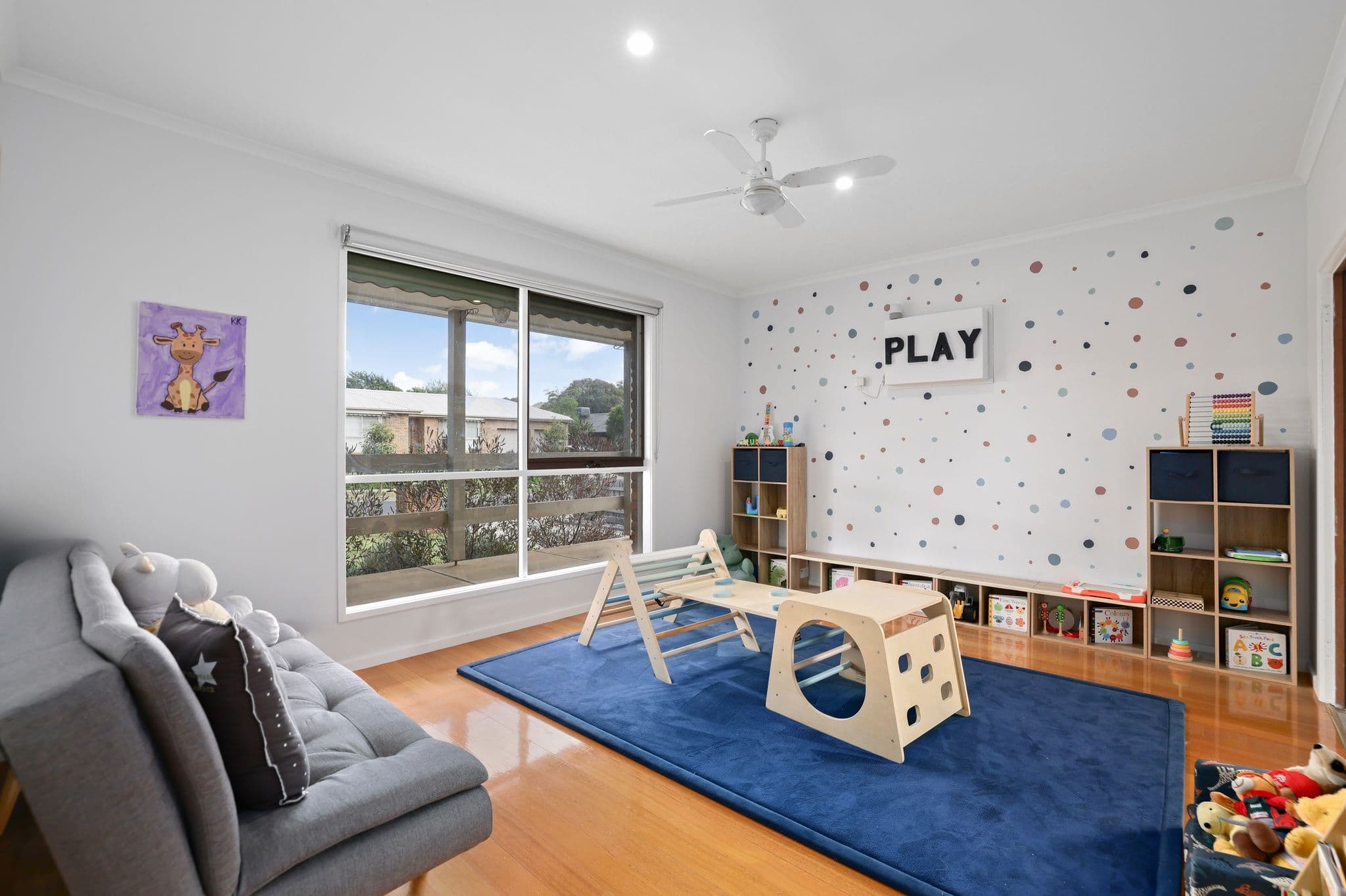 11 Woodstock Close, Sunbury VIC 3429, Sunbury - Thumbnail 2