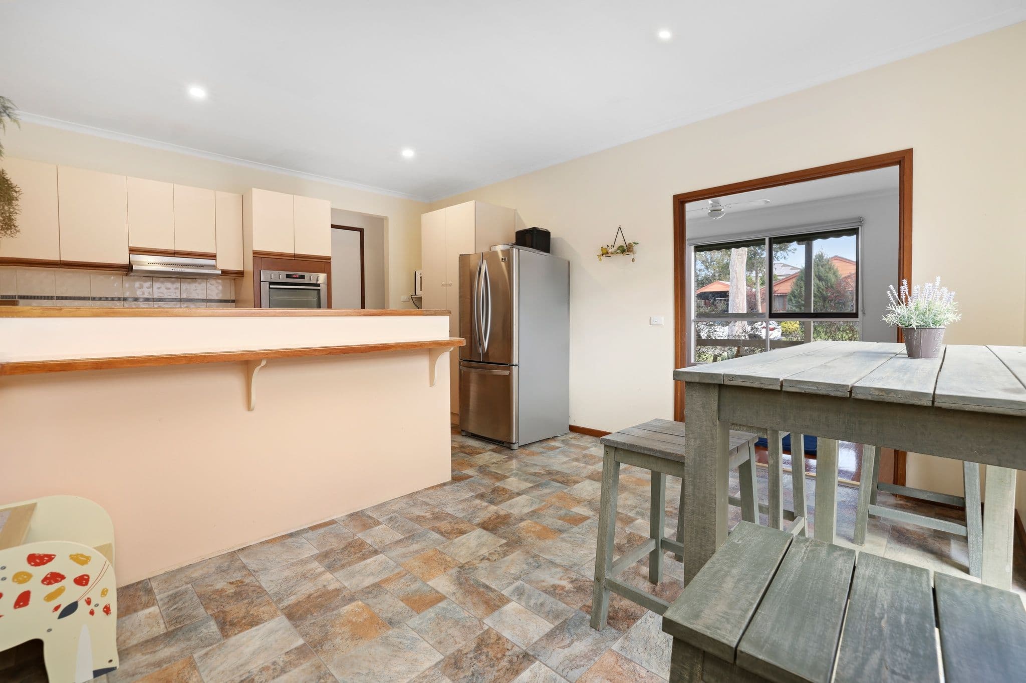 11 Woodstock Close, Sunbury VIC 3429, Sunbury - Thumbnail 4