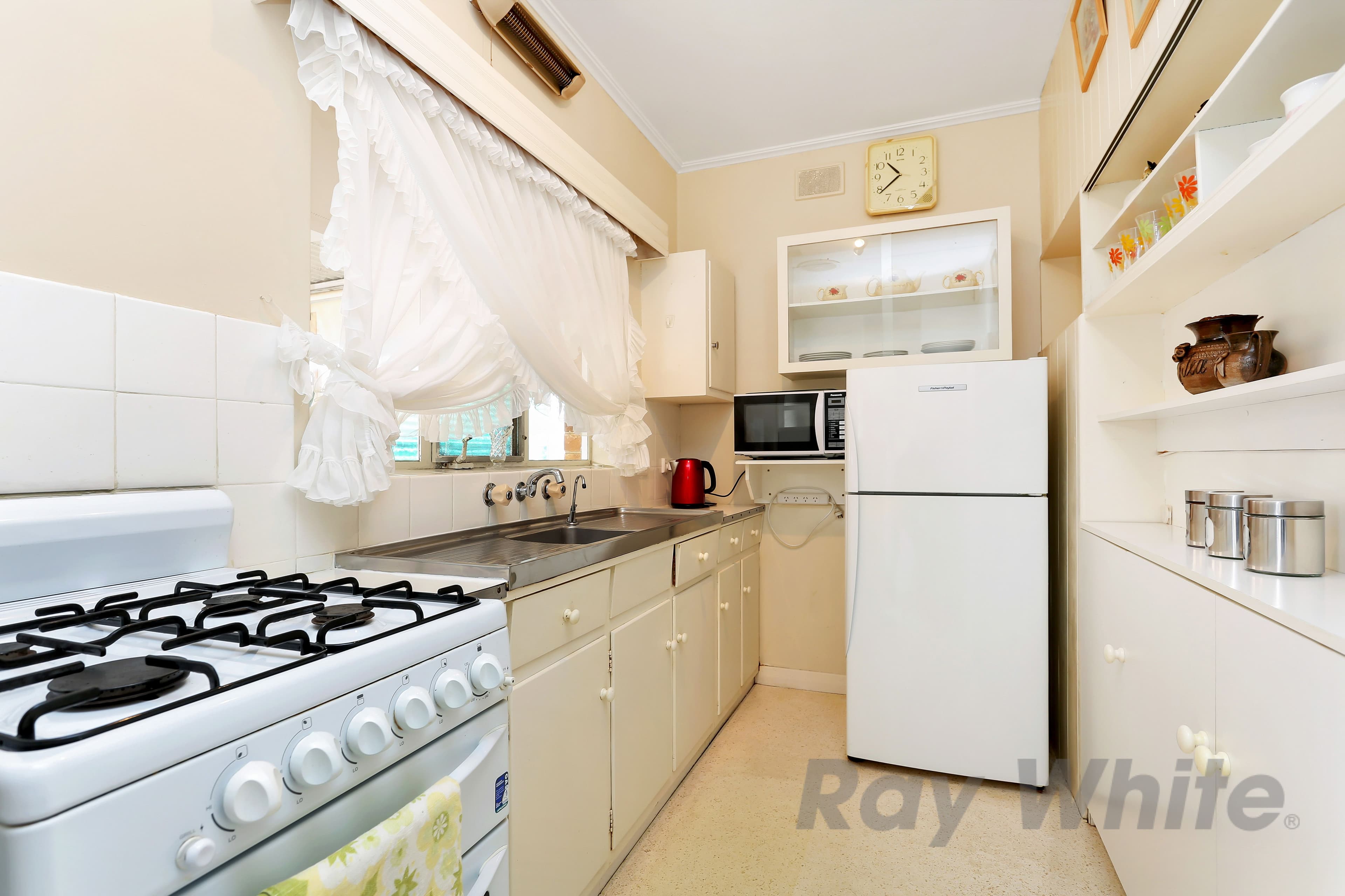 8 MacPherson Street, Hove SA 5048, Hove - Thumbnail 2