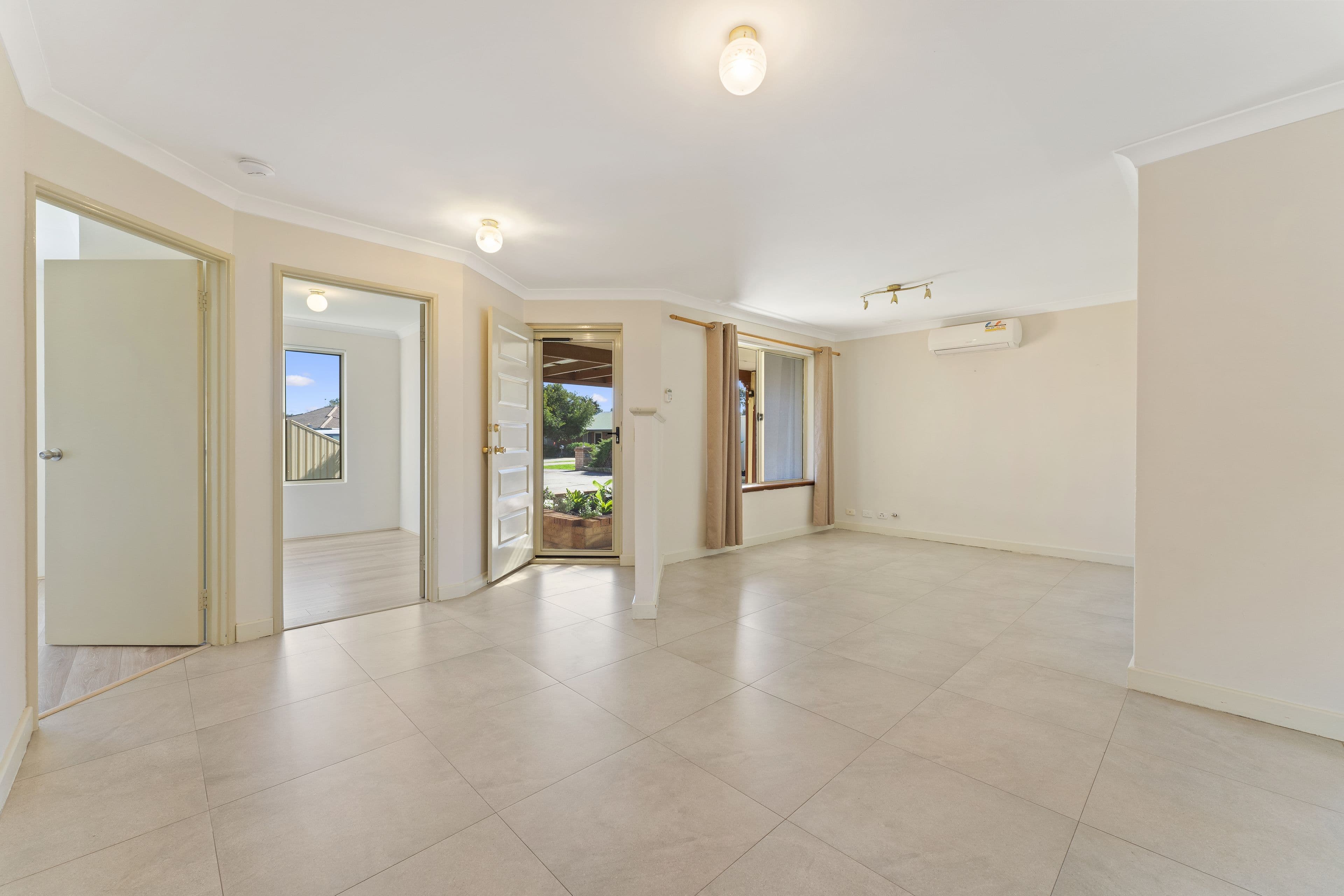 6 Ballina Place, Waikiki WA 6169, Waikiki - Thumbnail 4