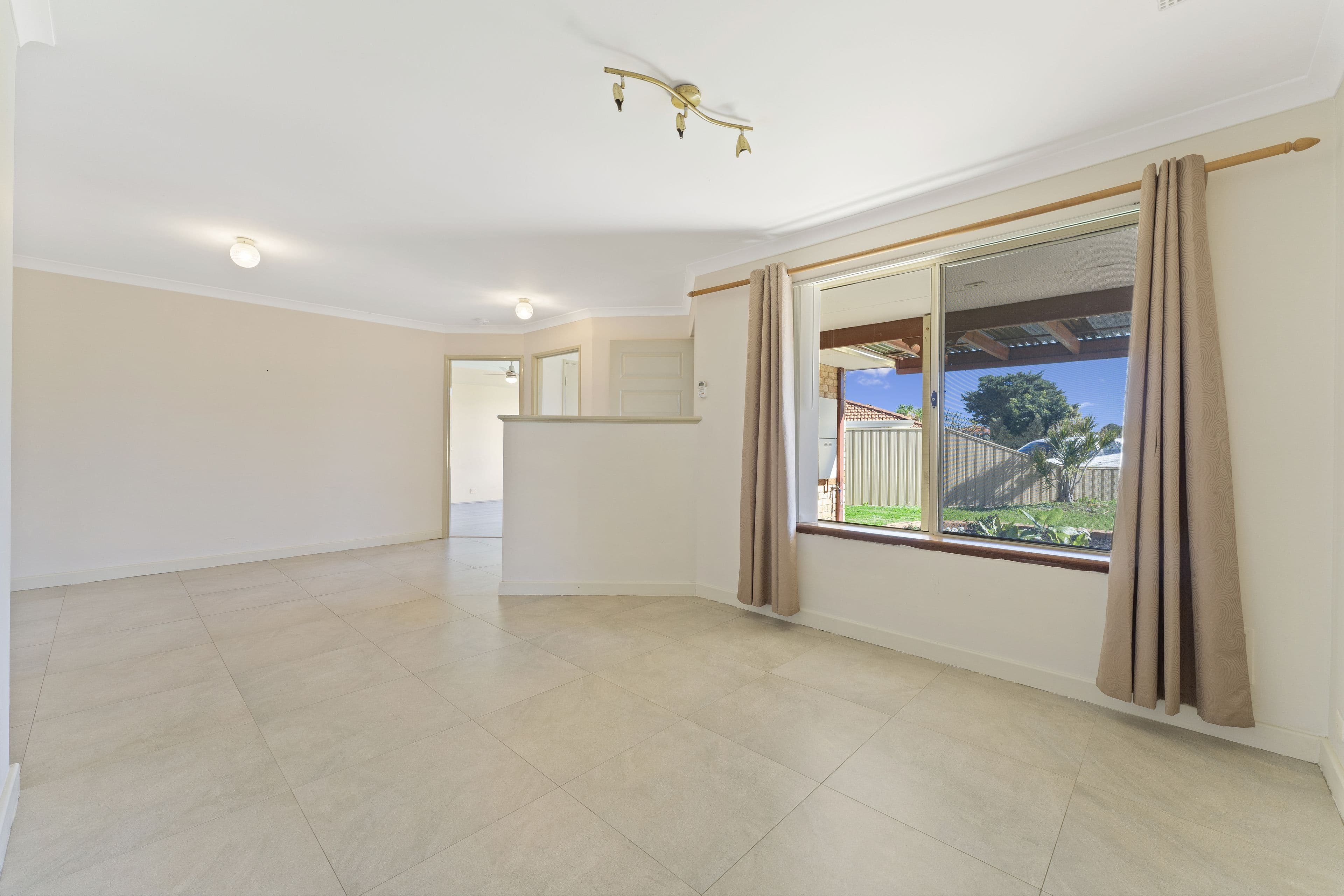 6 Ballina Place, Waikiki WA 6169, Waikiki - Thumbnail 5